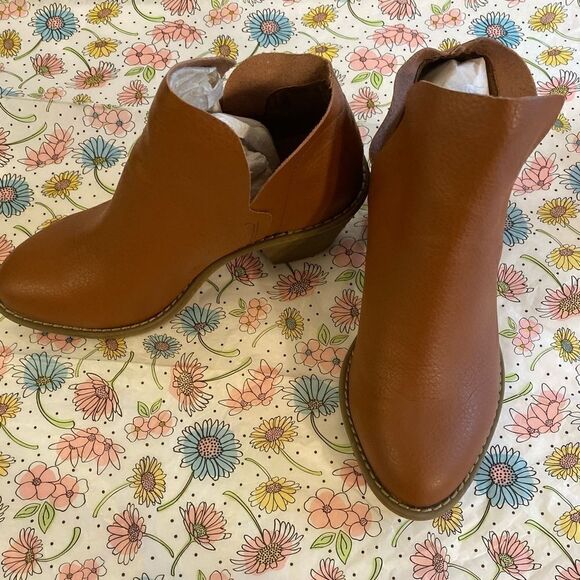 💥Universal Thread Shoe Slip On Ankle Boot Size: 5 1/2 W - Picture 6 of 7